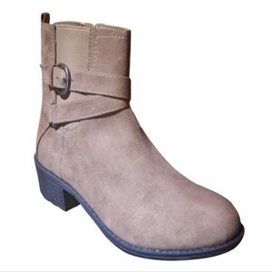 SJB Women's Tan Faux Suede Ankle Boots Sz 9.5 M NWT